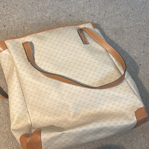 Gucci Tote - Picture 3 of 4